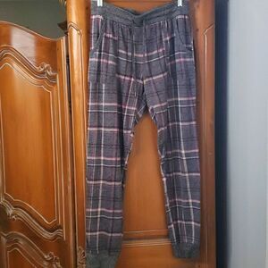 Lounge pants/PJ bottoms. Gray plaid. Big pockets.